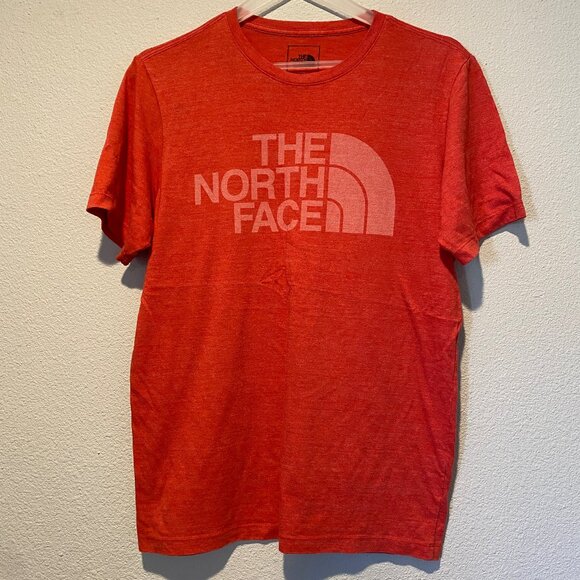 The North Face Red Logo T-Shirt Medium  Outdoor Cotton Blend‎ Tee - Picture 1 of 4